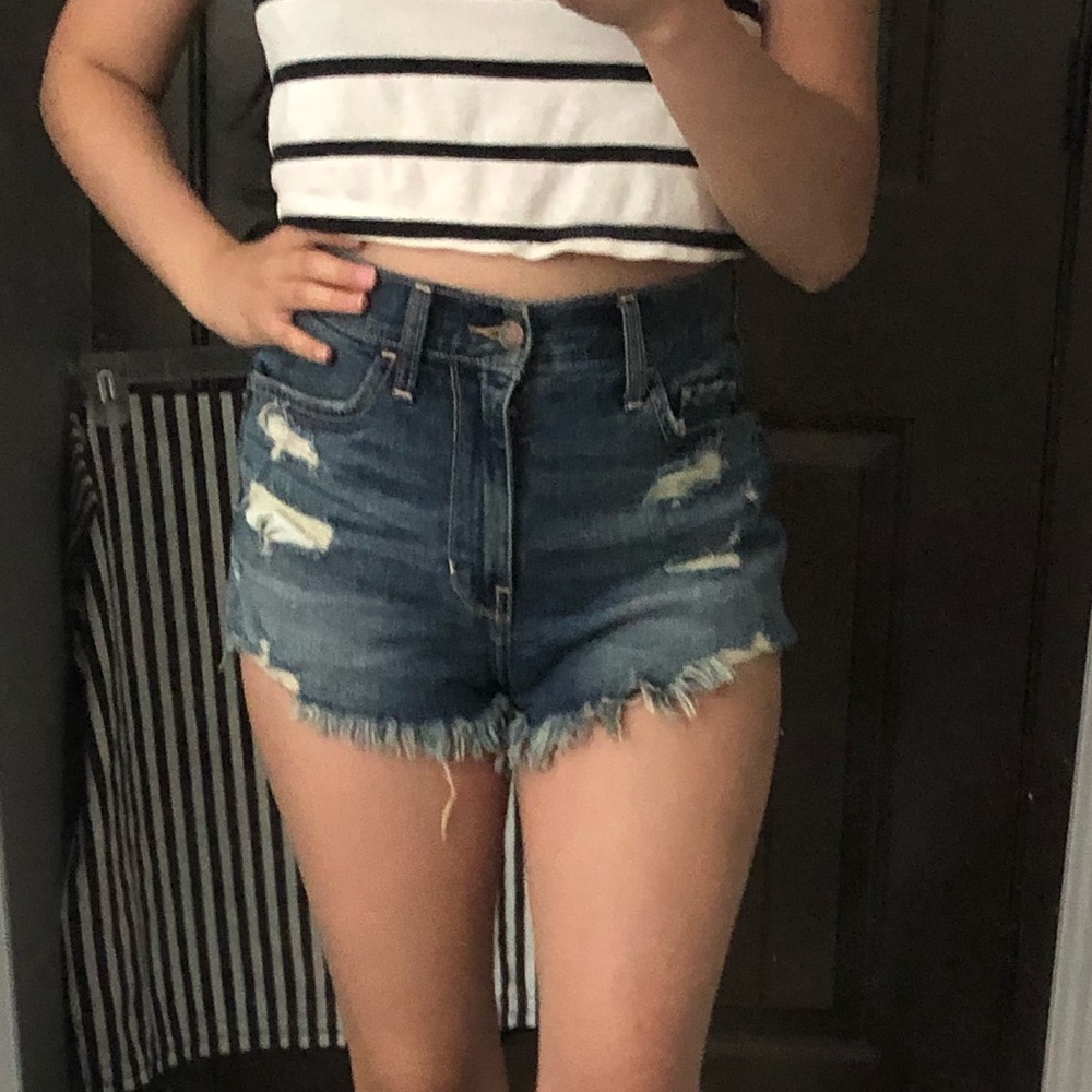 Cute denim shorts ✨